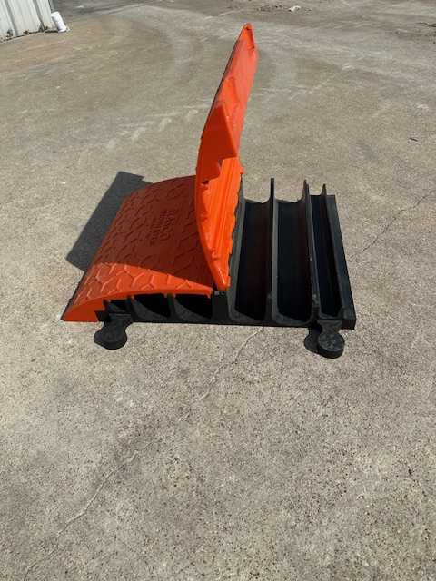 Cable Protector Ramp - 40" x 27-1/2" x 7-1/4" - Image 4
