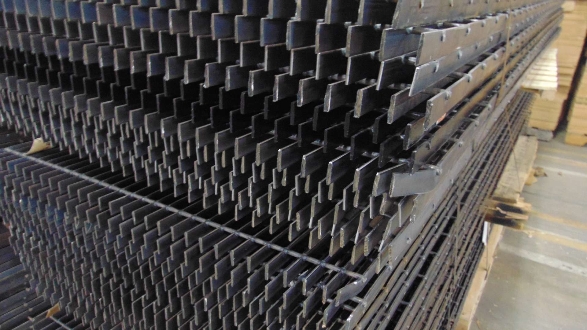 Steel Grating - 34-1/2" x 12' x 1" - Image 2