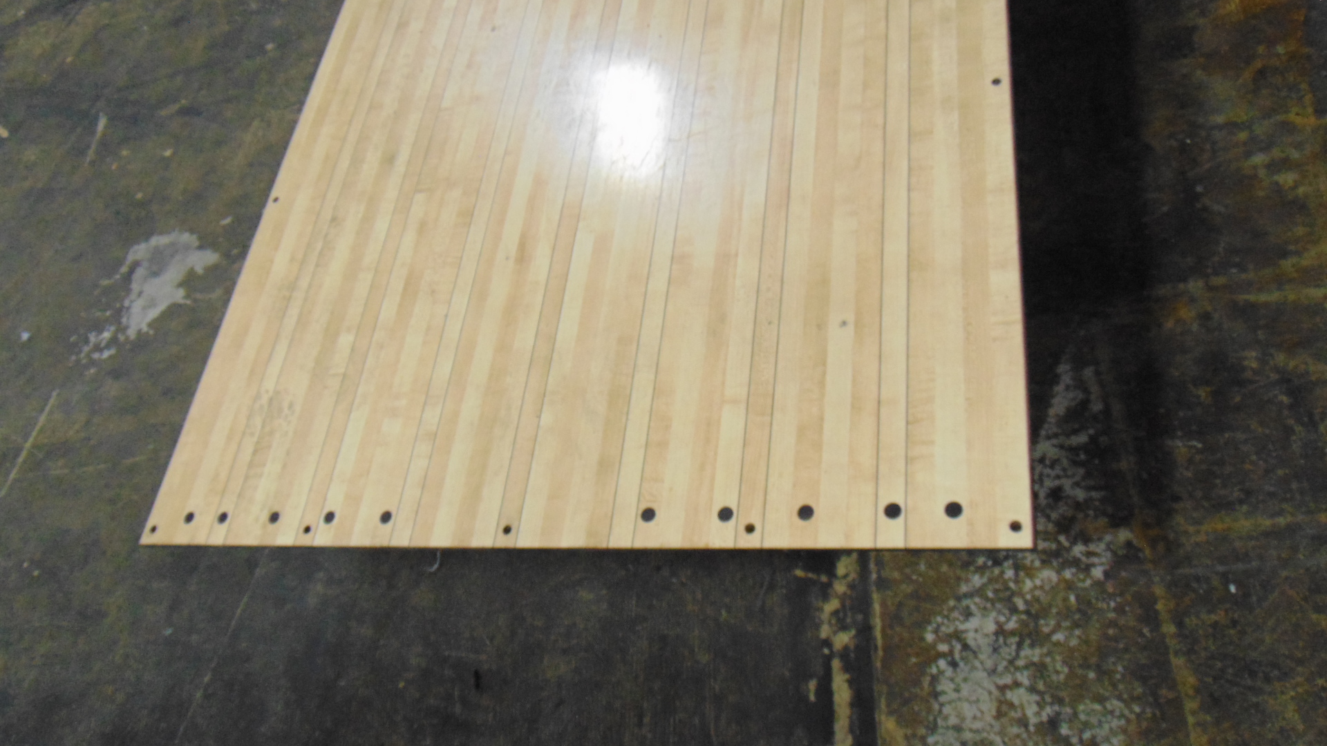 Synthetic Bowling Alley Wood - T-Shaped Dots - 10' x 5' x 7/16" - Image 2