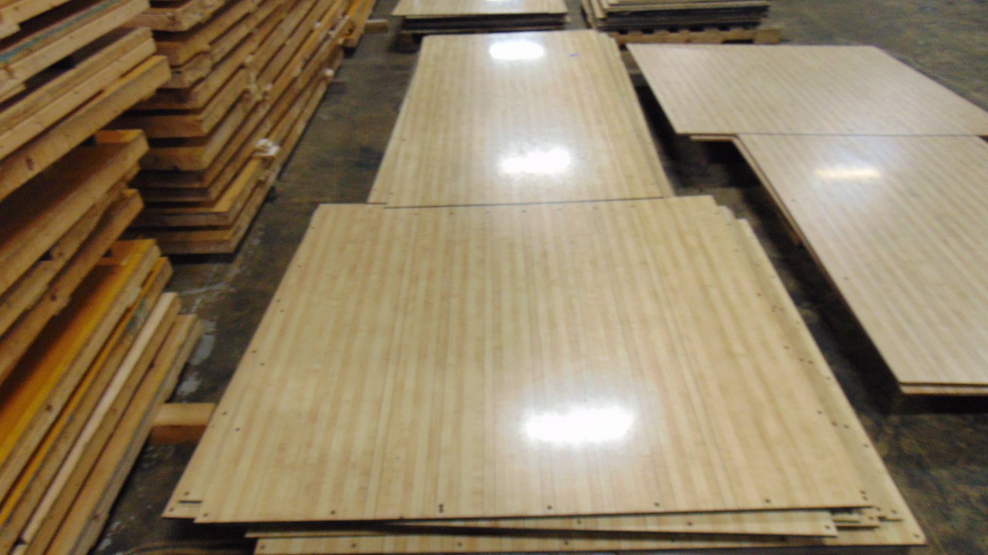 Synthetic Bowling Alley Wood - T-Shaped Dots - 10' x 5' x 7/16"