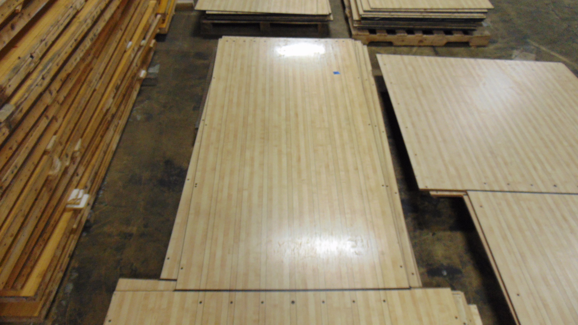 Synthetic Bowling Alley Wood - T-Shaped Dots - 10' x 5' x 7/16" - Image 4
