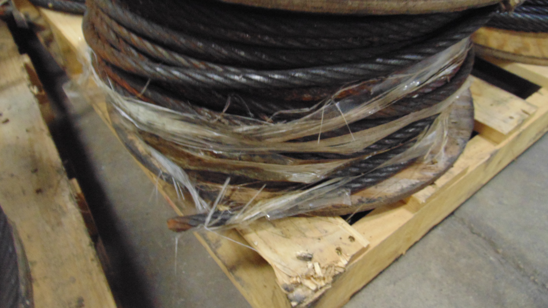 Steel Cable - 9/16" (DIA) x 327' - Image 8