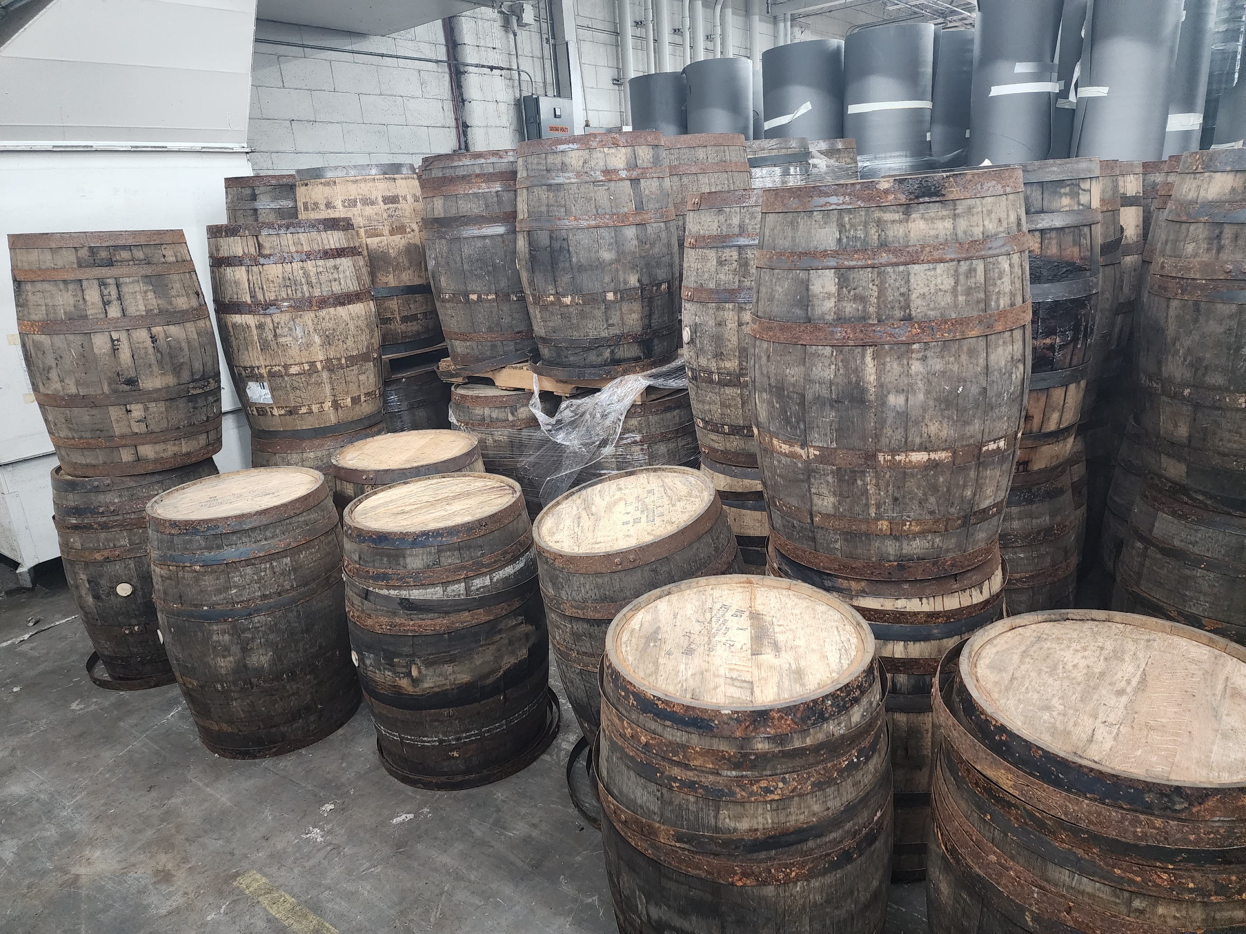 Wooden Whiskey Barrel - Image 4