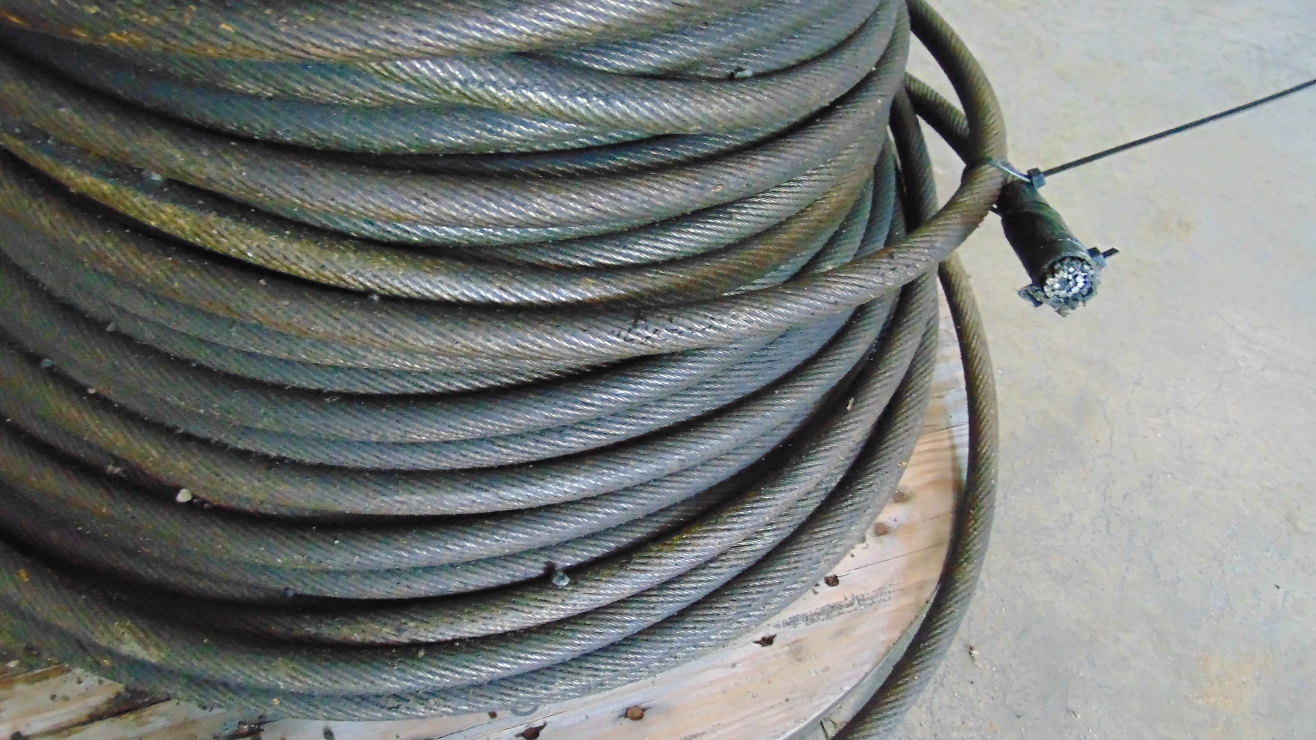 Steel Cable - 5/8" (DIA) x 550' - Image 5