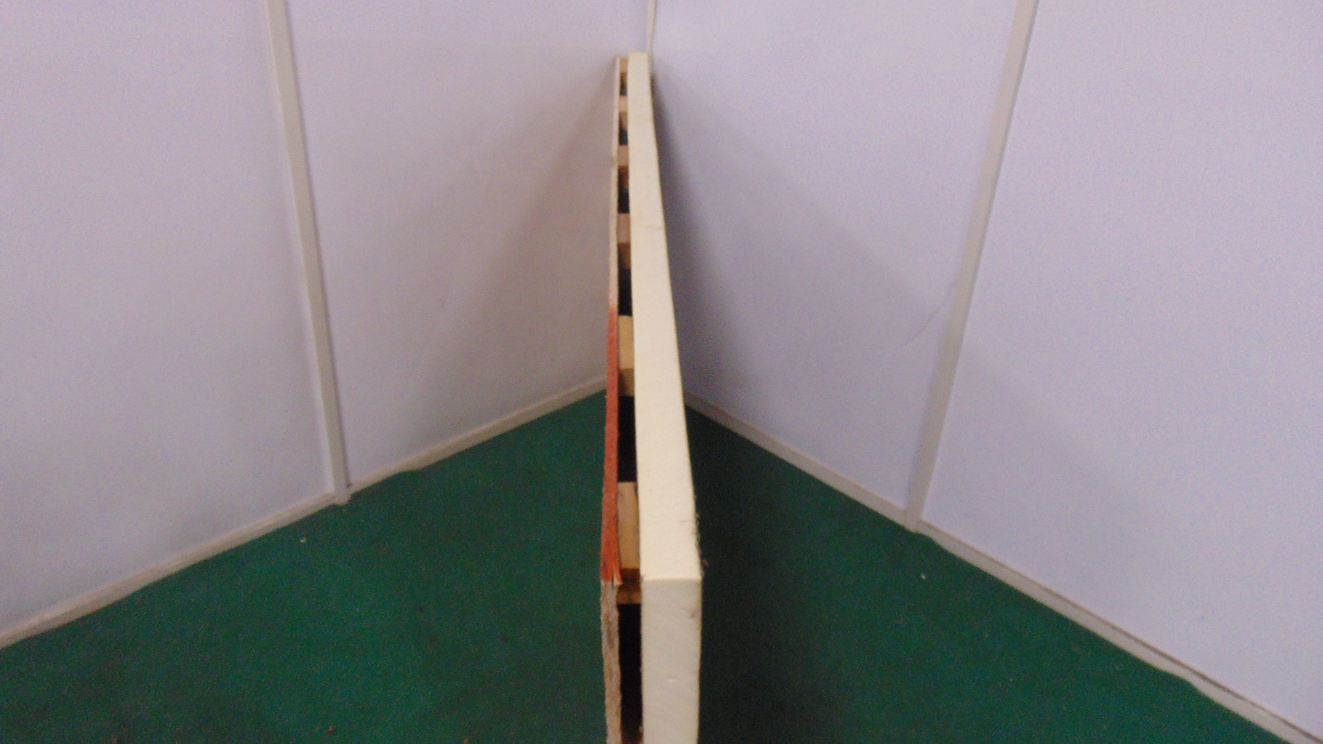 Vented Nail Base Insulation - Poly-Iso - 2.5" x 4' x 8' - Image 11