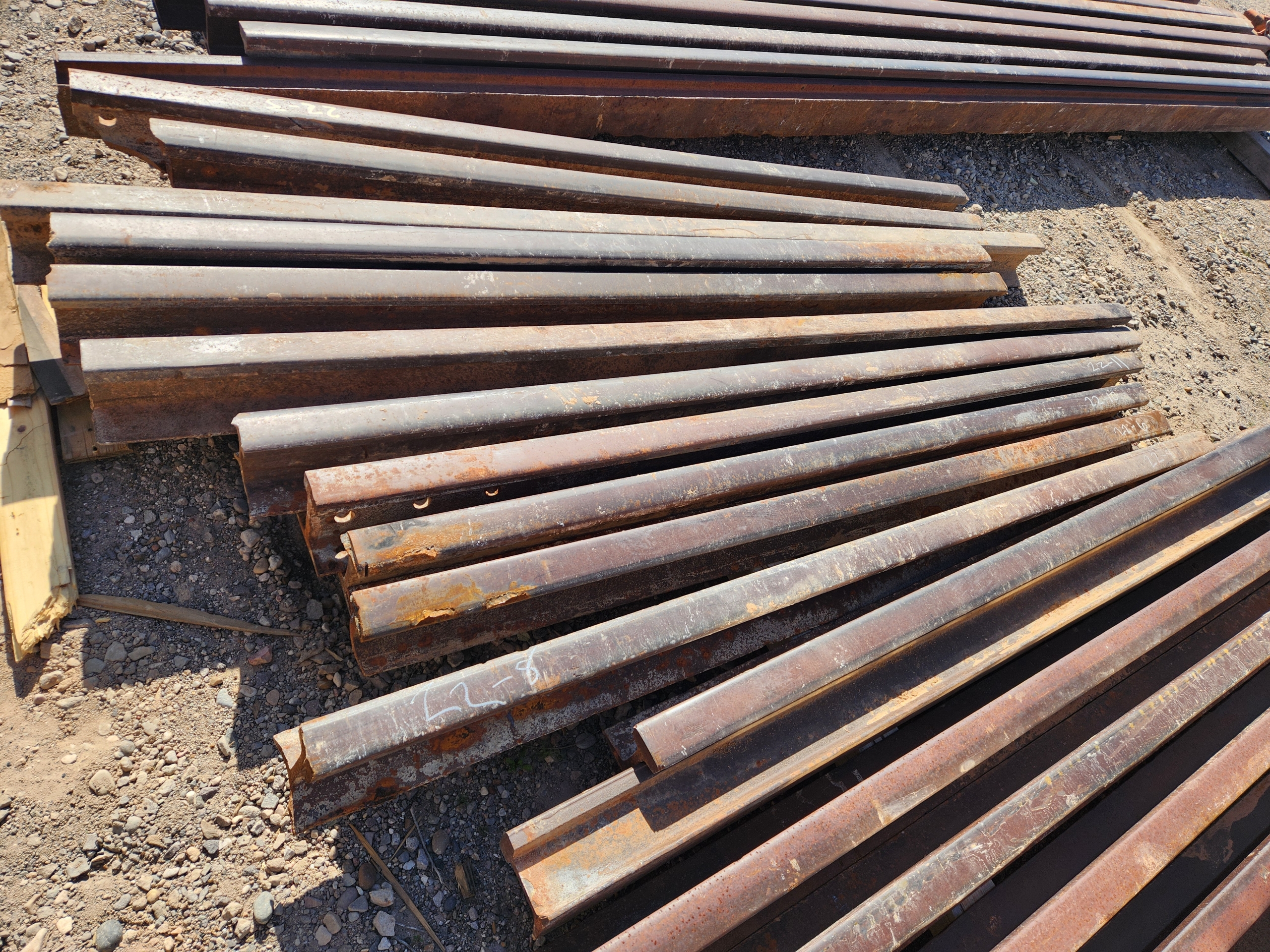reclaimed steel railroad rail