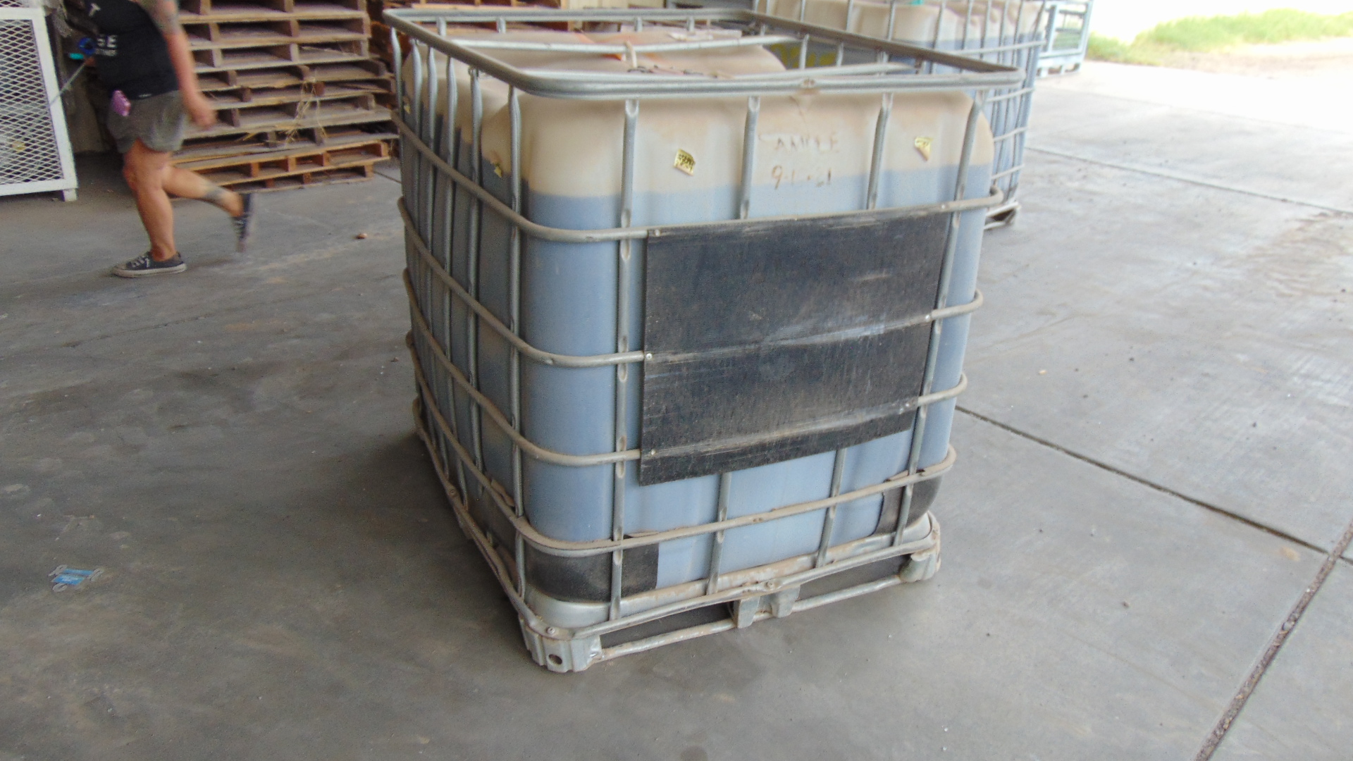 Container of Grind Aid