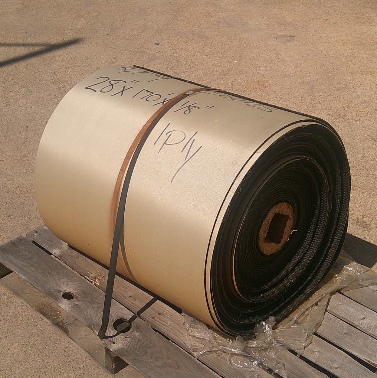 Rough Top Conveyor 28" x 170' x 1/8" - 1ply