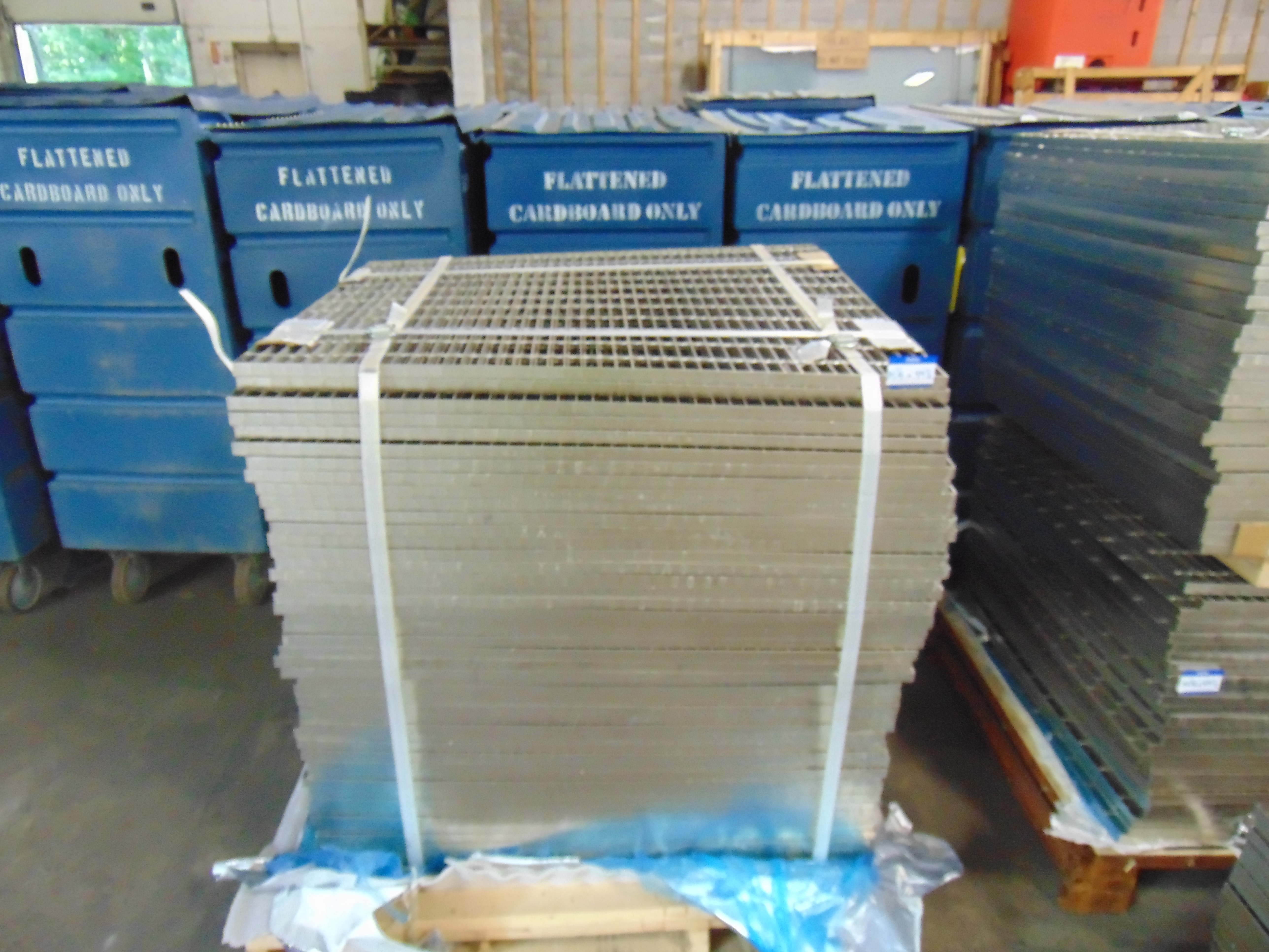 Steel Grating - Stainless - 41-5/8" x 41-1/4" x 1" - Image 6