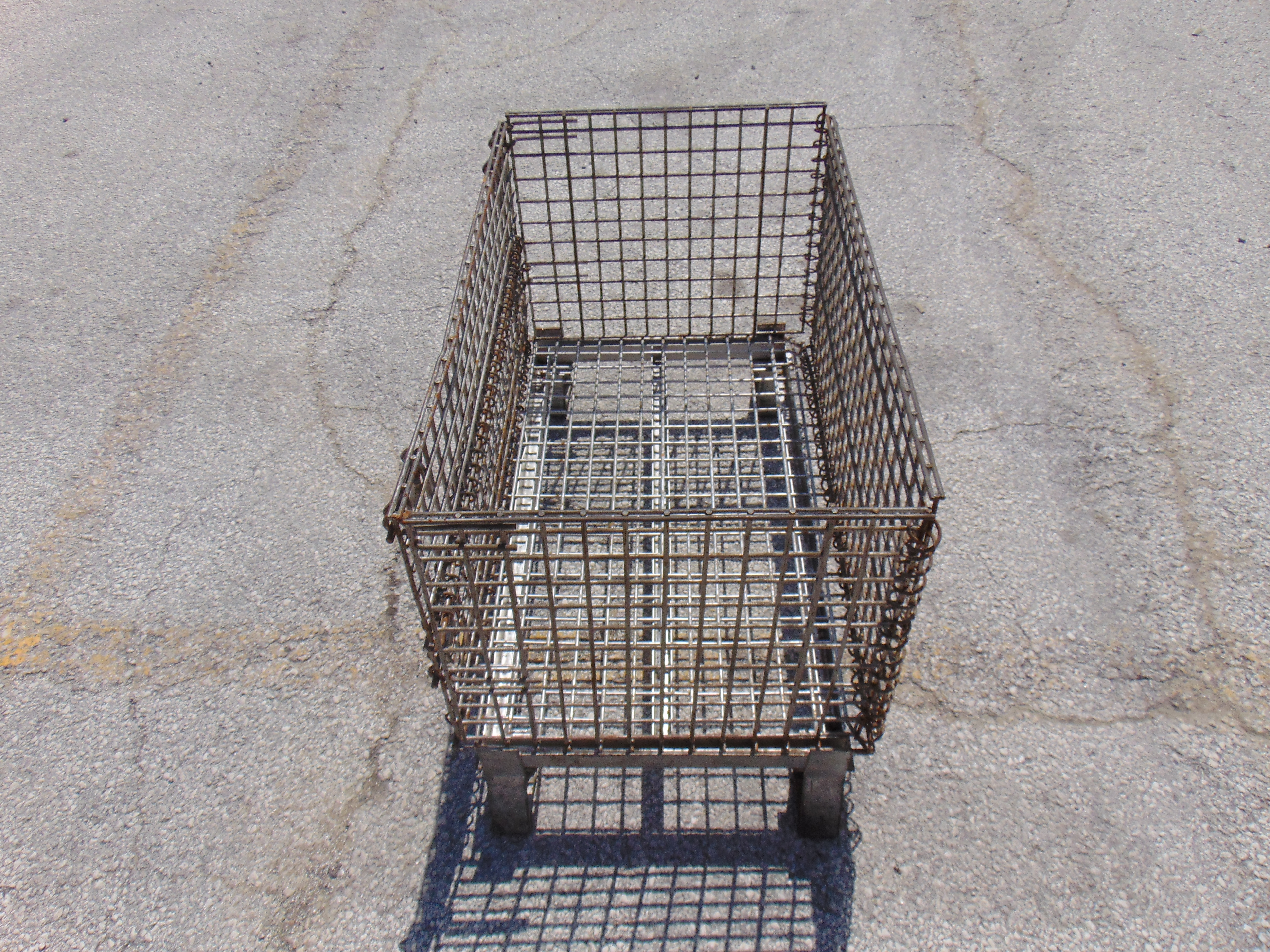 Collapsible Wire Bin