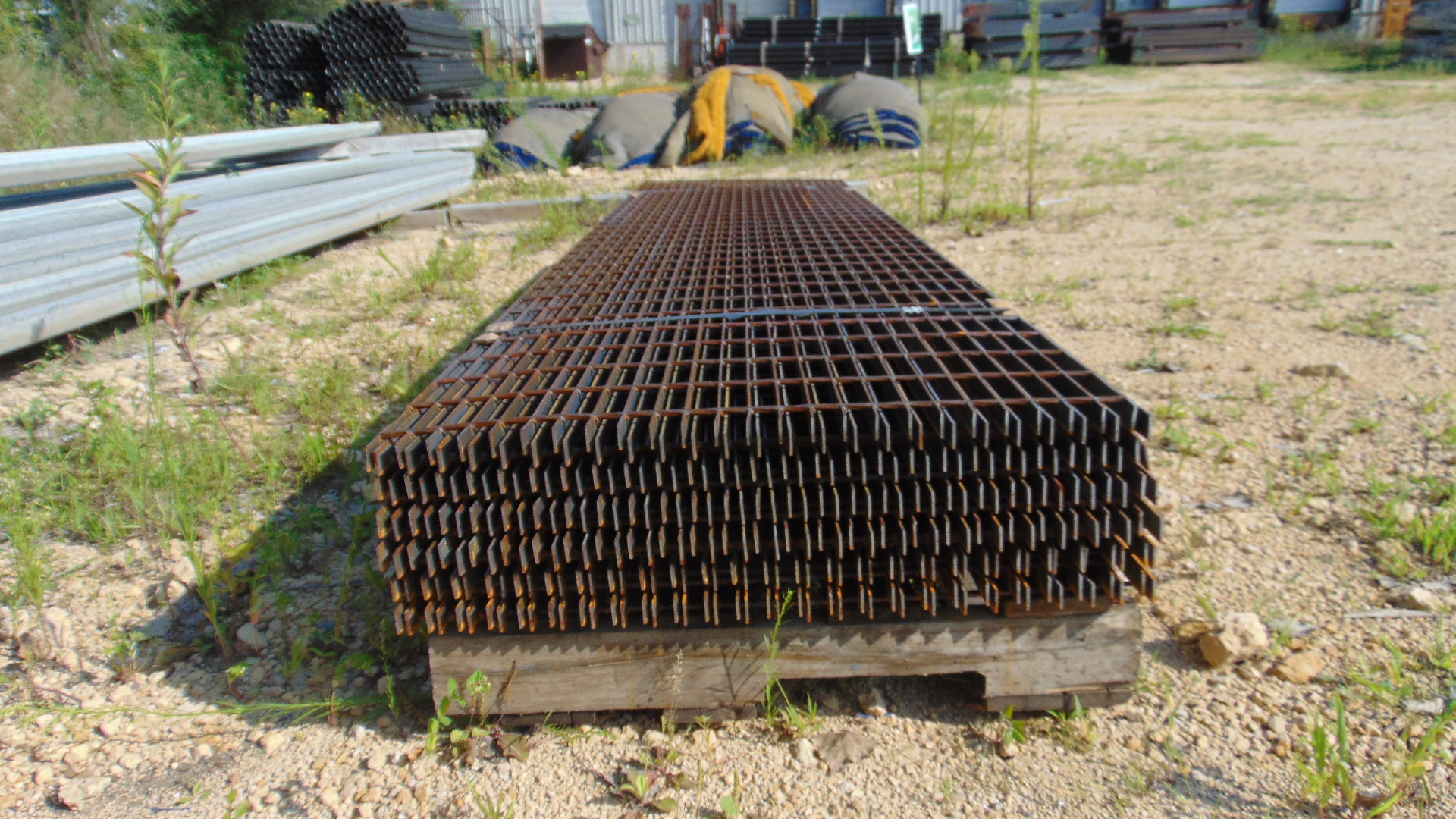 Steel Grating - 28-1/2" x 12' x 1" - Image 4