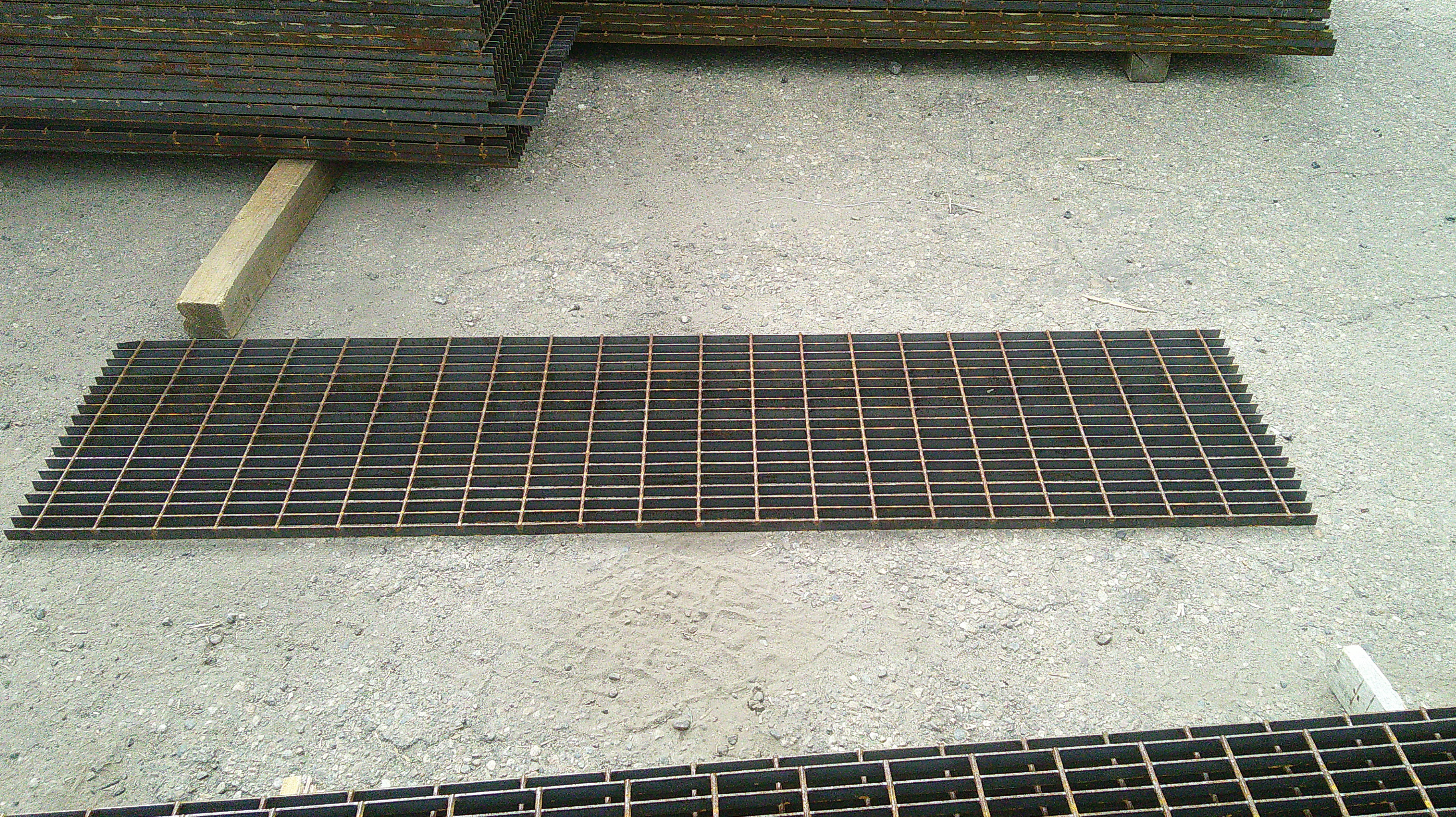 Steel Grating - 21-1/2" x 10' x 1" - Rusty - Image 5